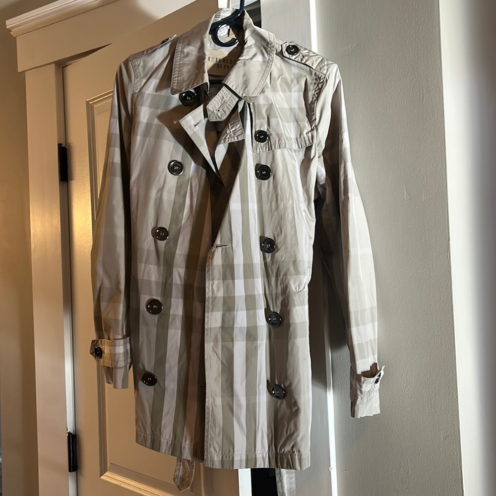[Burberry] woman’s size 10 belted trench coat